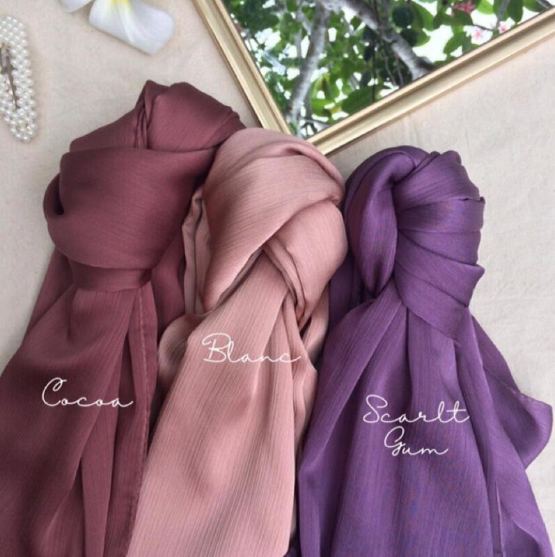 Новые сморщенные атласные шелковые хиджабы для женщин, Длинные однотонные хиджабы, 21 цвет