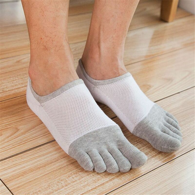 Calcetines de algodón antideslizantes para hombre, medias cortas invisibles de cinco o dos dedos, transpirables, a la moda, novedad