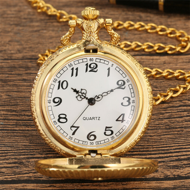 Reloj de bolsillo de cuarzo con temática de logotipo de mampostería dorada, esfera redonda de exhibición de números árabes con collar/Cadena de bolsillo