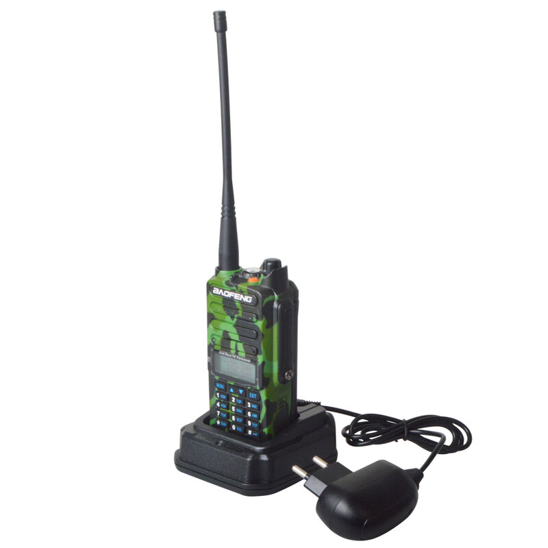 Camuflagem walkie talkie uv9r plus baofeng uhf vhf banda dupla 8w 128ch vox fm ip57 à prova dwaterproof água talkie com fone de ouvido livre