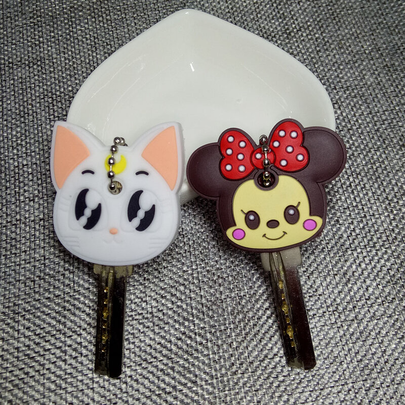 Mignon dessin animé Anime porte-clés mignon Silicone Mickey point ours clé couverture casquette femmes cadeau hibou Porte Clef Minne chat porte-clés