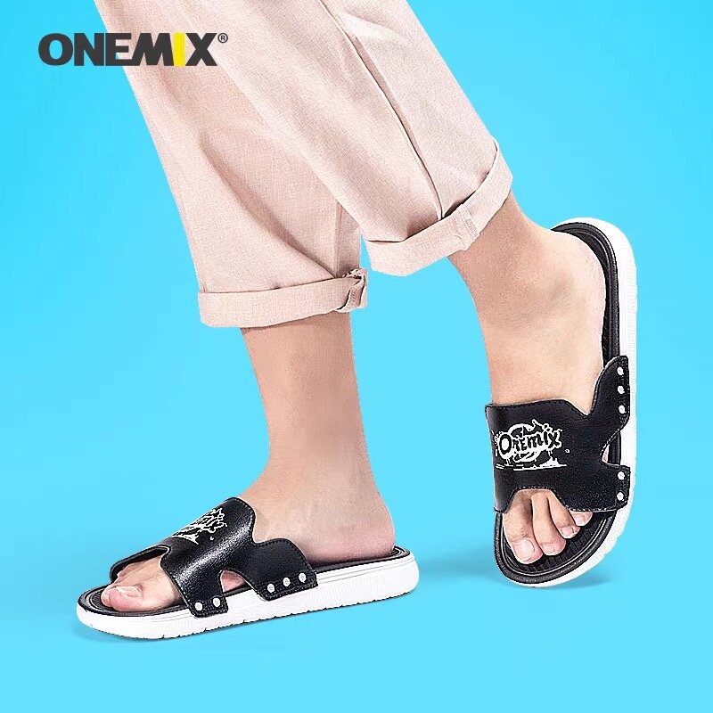 ONEMIX ฤดูร้อนรองเท้าแตะชายรองเท้าแตะสบายๆชายหาดกลางแจ้ง Quick-Drying รองเท้าแตะชายน้ำหนักเบา Home Flip ในร่ม Flops ฟรีการจัดส่ง