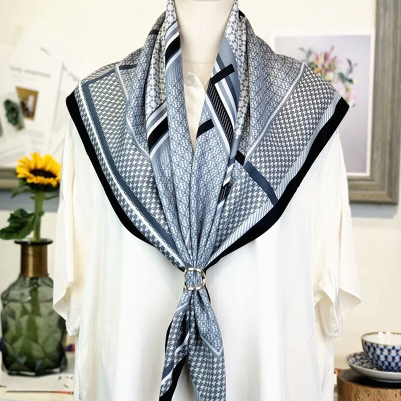 Novo 90x90cm cachecol feminino lenço de seda bandana elegante xadrez impresso cetim pequeno quadrado envolve cachecóis xales marca de luxo