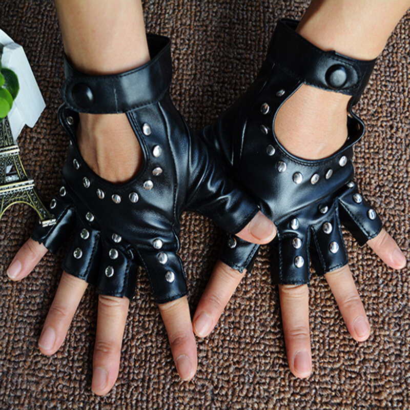 1 paio di guanti senza dita in pelle nera Pu di Halloween femminile mezze dita che guidano guanti Punk moda donna guanti rivetti da ballo