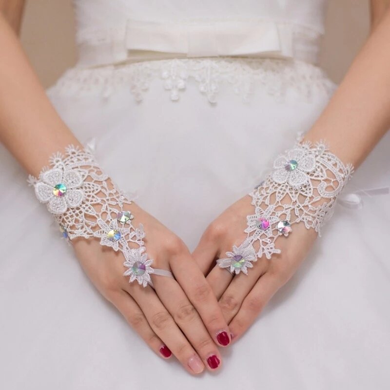 女性のための短い結婚式の手袋,指のない手首の長さ,パーティーの贈り物,結婚式のアクセサリー