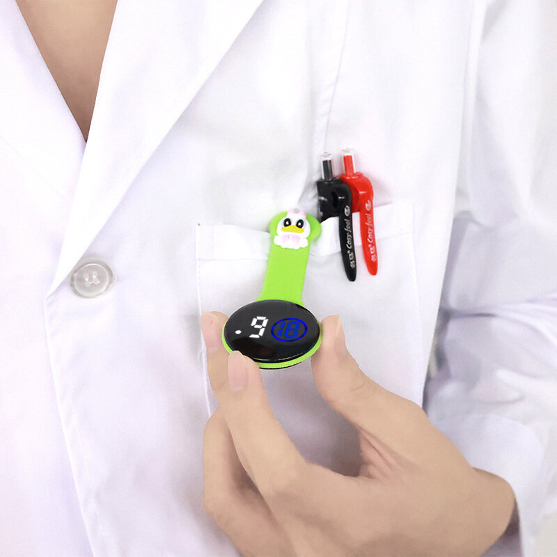 Moda LED kobiety pielęgniarka zegarki dziewczyny Cute Cartoon silikonowa broszka tunika cyfrowy dotyk lekarz kieszonkowy zegarek medyczny prezent