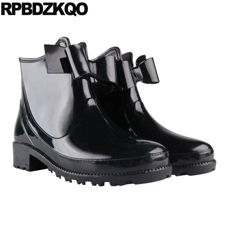 Damskie buty zimowe Rainboots łuk kostki deszcz klin czarne modne wodoodporne buty z Pvc średni obcas Slip On Fur Ladies Chinese