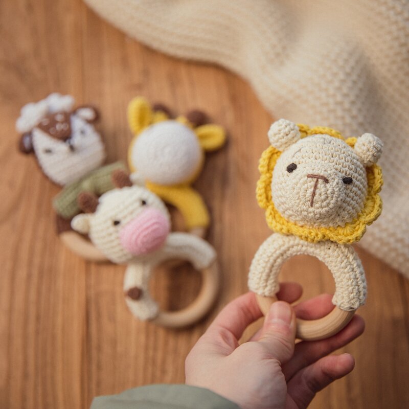Brinquedos de chocalho de madeira para crianças BPA Free Crochet Baby Teether Jogo de carrinho de criança Brinquedo educativo Presente recém-nascido