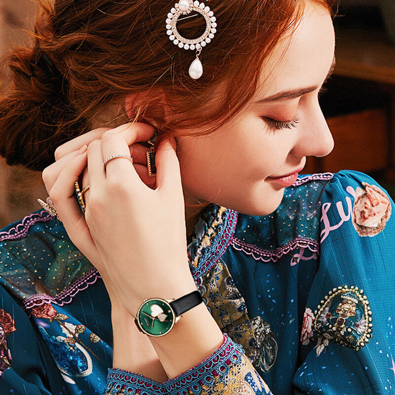 CURREN-Reloj de pulsera de cuarzo y cuero para mujer, cronógrafo de color oro rosa y cristal brillante, color verde, a la moda, 2022