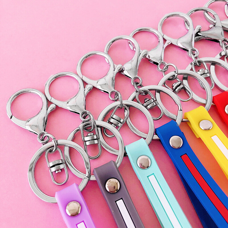 Porte-clés en cuir et Silicone coloré à la mode, accessoires pour Couple, sangle de transport pour sac d'étudiant, pendentifs pour clés