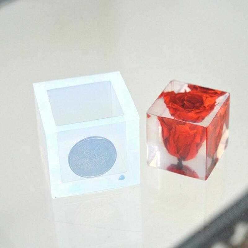 Creative Cube รูปร่างเทียนสบู่แม่พิมพ์เทียนแม่พิมพ์ซิลิโคน DIY ปูนปลาสเตอร์น้ำมันหอมระเหยเรซิ่นหัตถกรรม