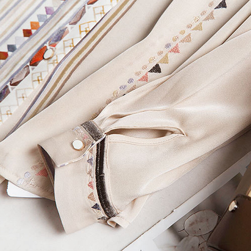Blusa de seda para mujer, camisa informal estampada de manga larga, estilo elegante, diseño Simple, Top de oficina, nueva moda, 100%