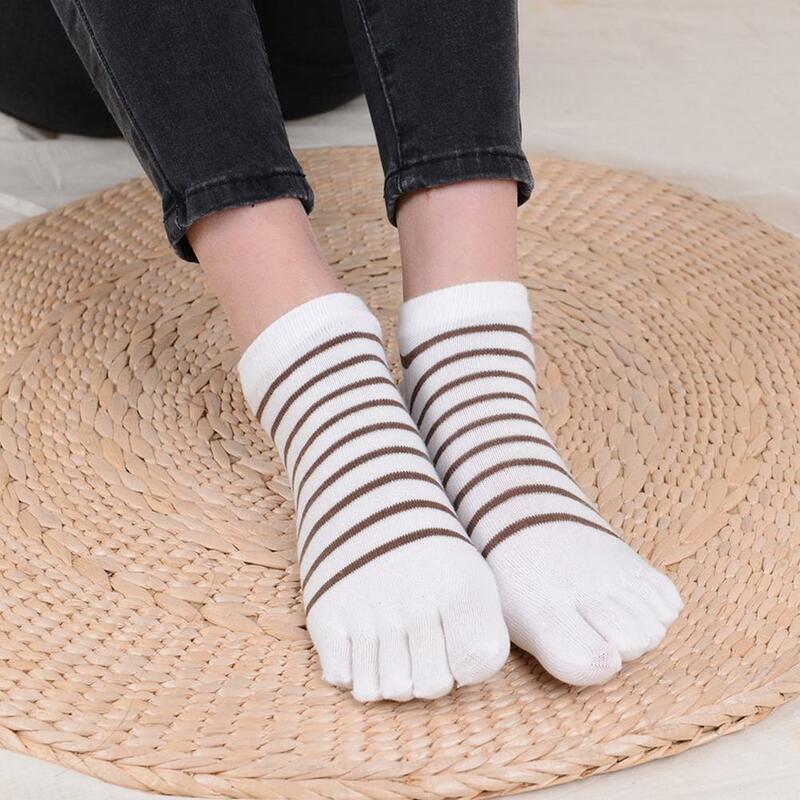 2021 neue Frauen Kappe Socken Casual Baumwolle Streifen Fünf Finger Low Cut Socken 5 Finger Nette Stripe Separaten Zehen Socken mode