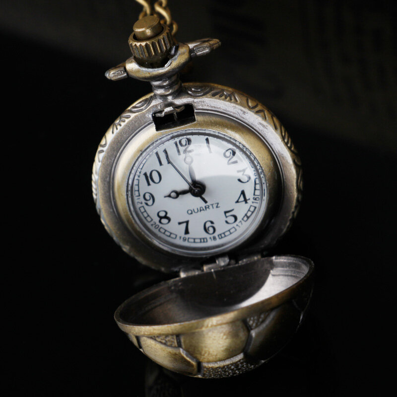 Reloj de bolsillo de cuarzo redondo de bronce con forma de balón de fútbol Retro Vintage, collar de cadena, regalos de joyería
