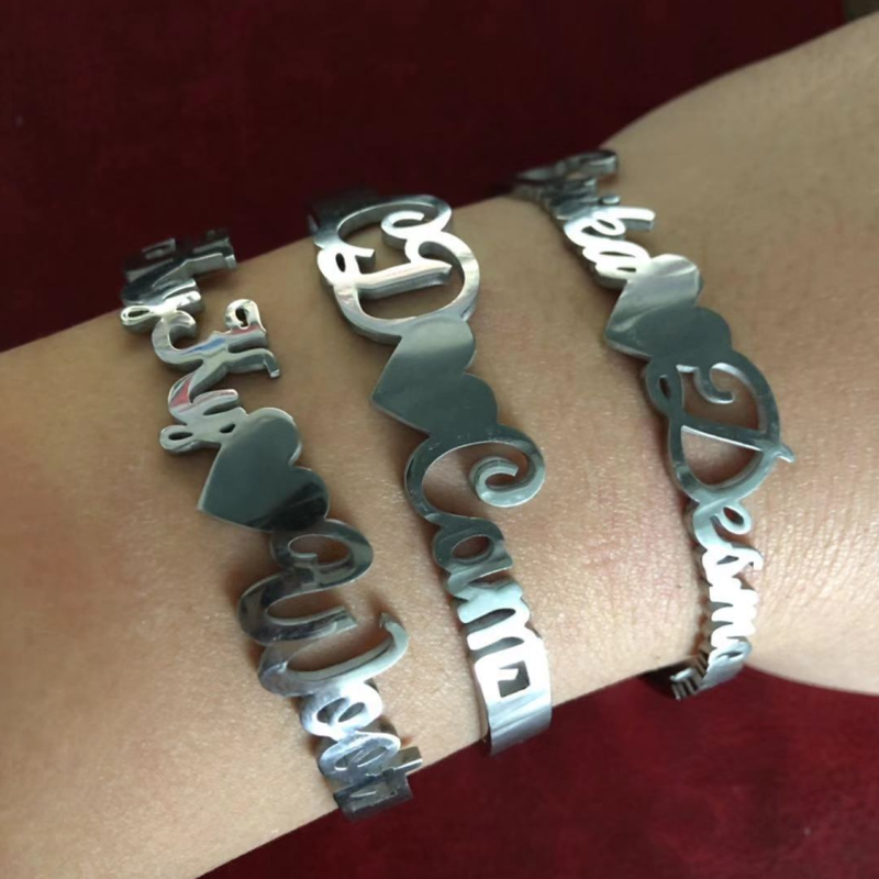 Bracelets de nom personnalisés pour femmes et enfants, bracelet ouvert en forme de couronne de coeur, plaque signalétique de bricolage réglable