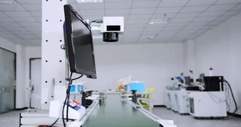 Maszyna do znakowania laserem światłowodowym znakowarka laserowa biurkowa do soczewek gobo o do plastiku/szkła