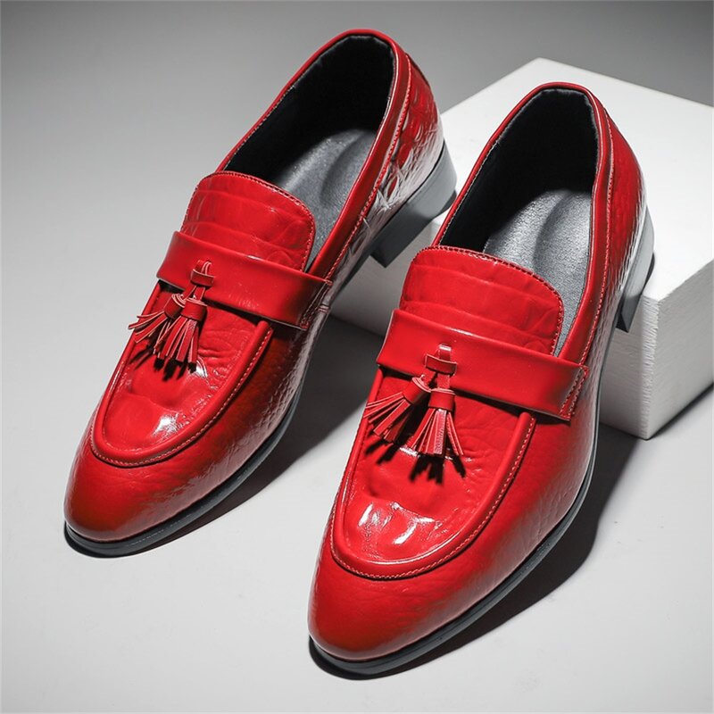 Novo estilo masculino sapatos de couro sapatos borla um pedal sapatos casuais grande tamanho cross-border negócios cavalheiro único sapatos