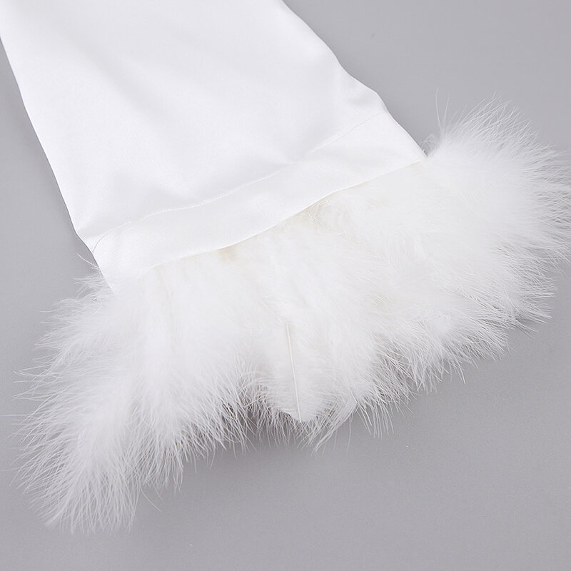 Hiloc الأبيض ريشة رداء مع الفراء كامل الأكمام ملابس خاصة الحرير Robes للنساء ثوب النوم العروس رداء ثوب ثوب الحمام الإناث