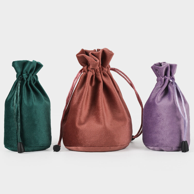 20 pcs/lot 6x12.5 cm noir/violet/marron/gris/vert fond rond doux bonbons pochette soie velours cordon sacs faveurs de mariage