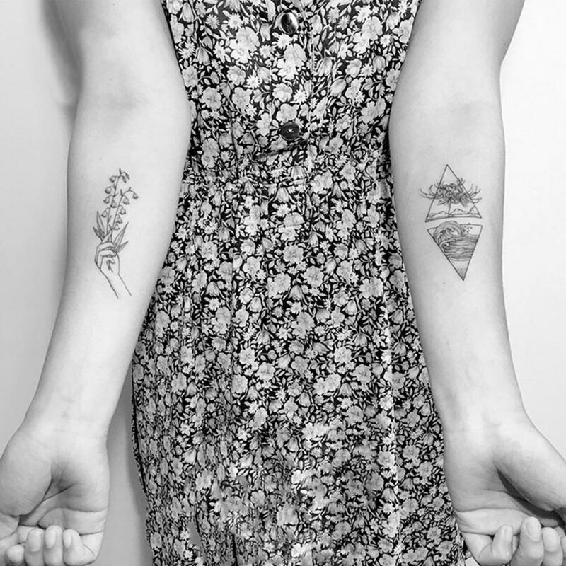 1PC ผู้หญิงยอดนิยม Tattoo Sticker สีดำสีขาวชั่วคราวรูปแบบที่สวยงาม Art Fake Water Transfer Body Art Decal สติกเกอร์