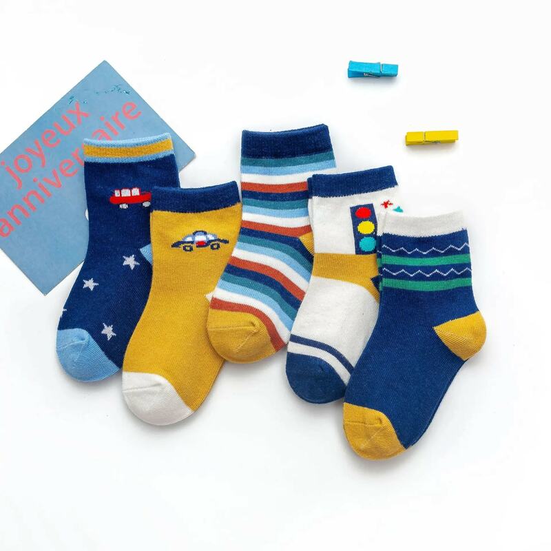 5 пар, удобные хлопковые высококачественные носки, осенне-зимние милые детские носки с рисунками из мультфильмов, спортивные носки в полоску для мальчиков и девочек