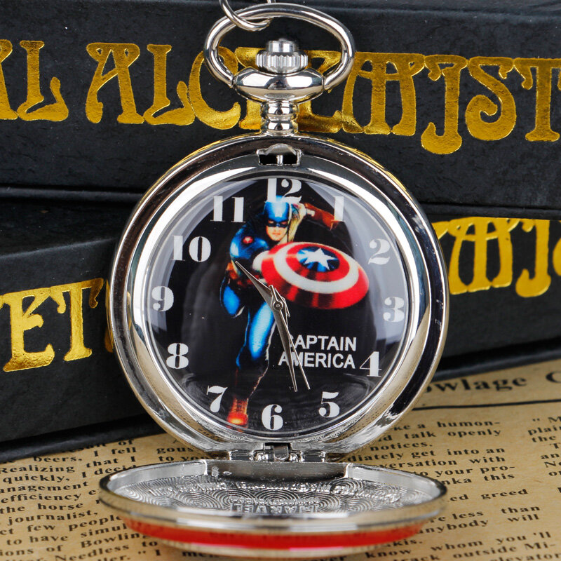 Relógio de bolso de quartzo para homens e mulheres Tema de filme clássico Tendência de cores Pingente de escudo de moda