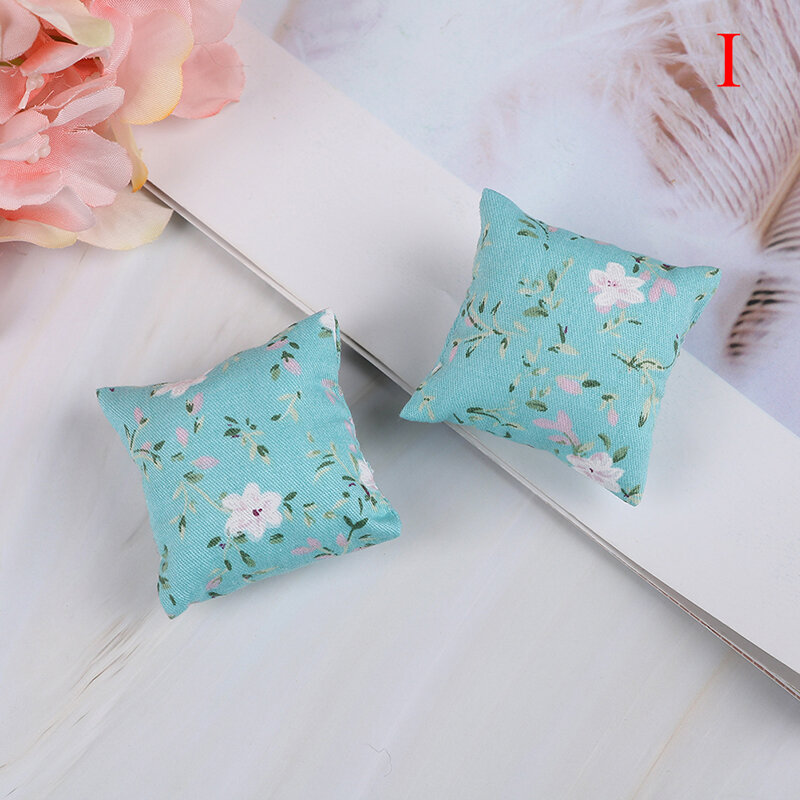 1to 4Pcs Cute Pillow Cushions For Sofa Couch Bed 1/12 Dollhouse Miniature Furniture Toys Without Sofa Chair Baby Christmas Gift