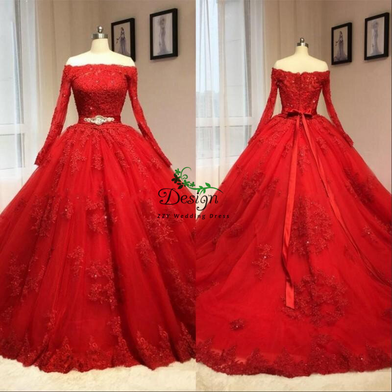 Красное кружевное платье с открытыми плечами, аппликацией и кристаллами