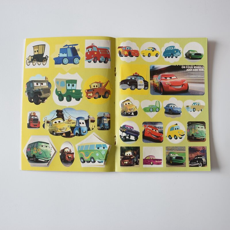 1 buah buku mewarnai & stiker Inggris 32K (140x204cm) buku mewarnai grafik kartun anak-anak