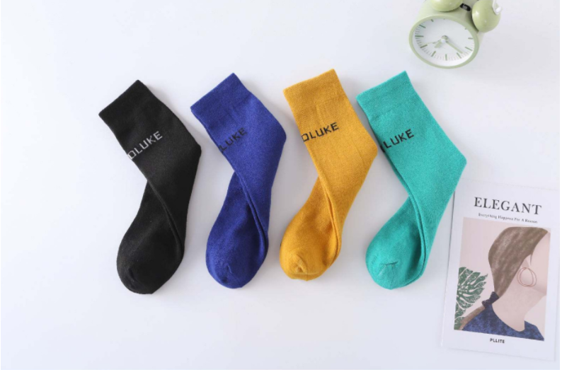 2019 new net red leg socks children's mid tube autumn fashion brand Paris alphabet college style cotton socks
