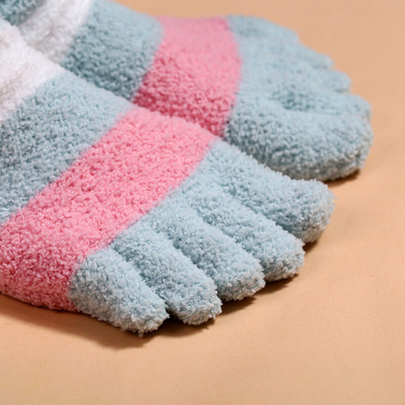 Женские толстые носки с пятью пальцами, зимние теплые носки из кораллового флиса с пушистыми пальцами, полосатые мягкие удобные чулочно-носочные изделия, женские тапочки для пола для девочек