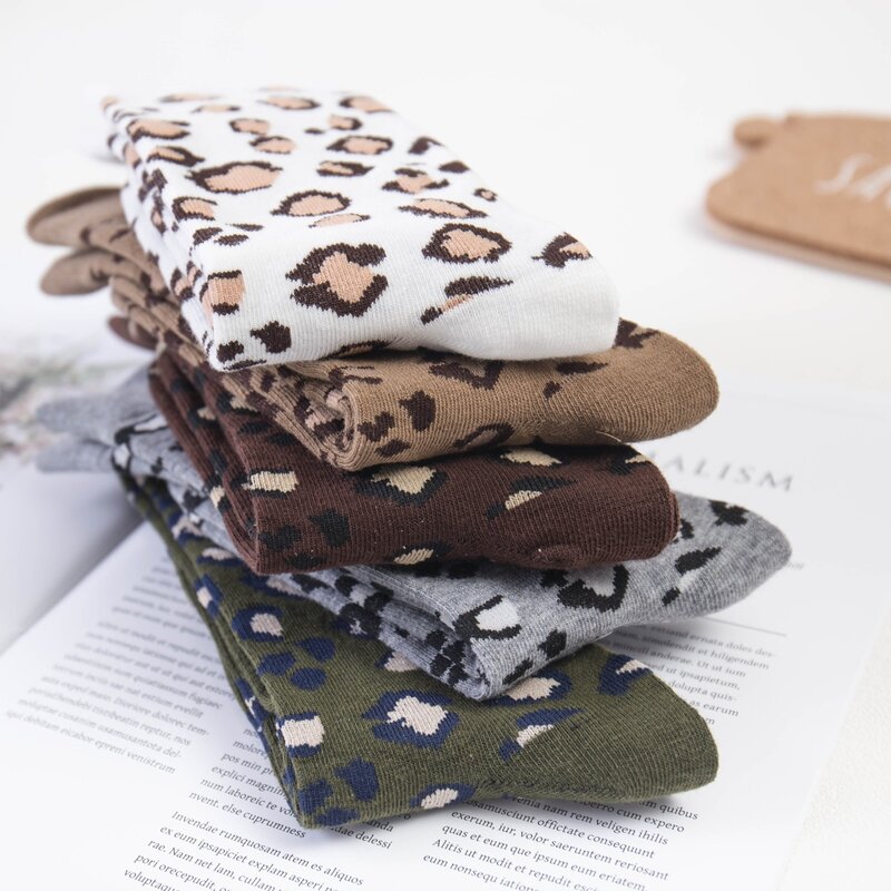 Chaussettes en coton peigné à motif léopard pour femmes, Harajuku, Kawaii, haute qualité, rue féminine, tube moyen, nouveau style, toutes saisons