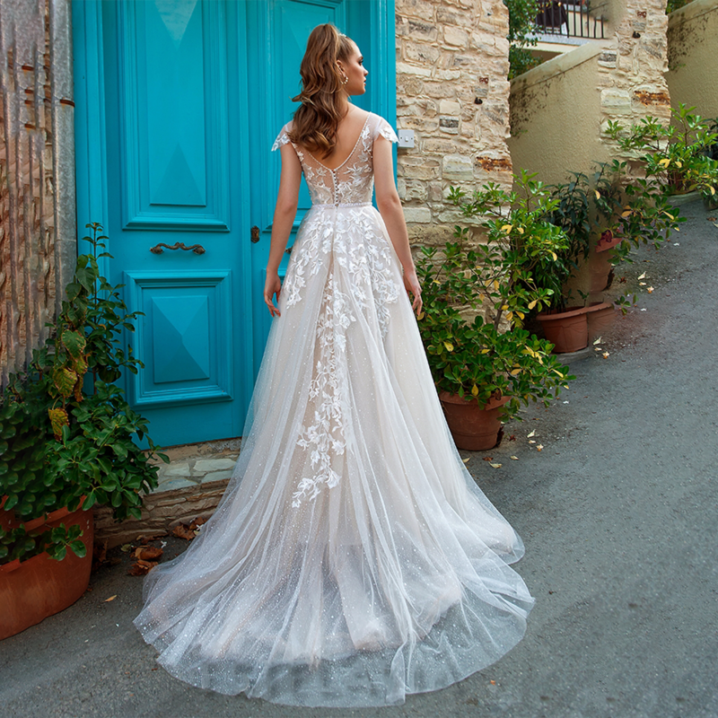 Sâu V Cổ Appliqued Lace Wedding Dress Ngắn Cap Tay Áo Shining Tulle Custom Made Boho Beading Ngọc Trai Nhiếp Ảnh Bridal Gowns
