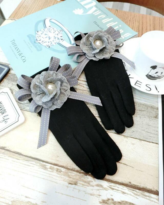 Женские шерстяные перчатки с пятипальцевым жемчугом, новые теплые и толстые шерстяные перчатки с разрезом и бантом камелии в Корейском стиле, перчатки для сенсорных экранов