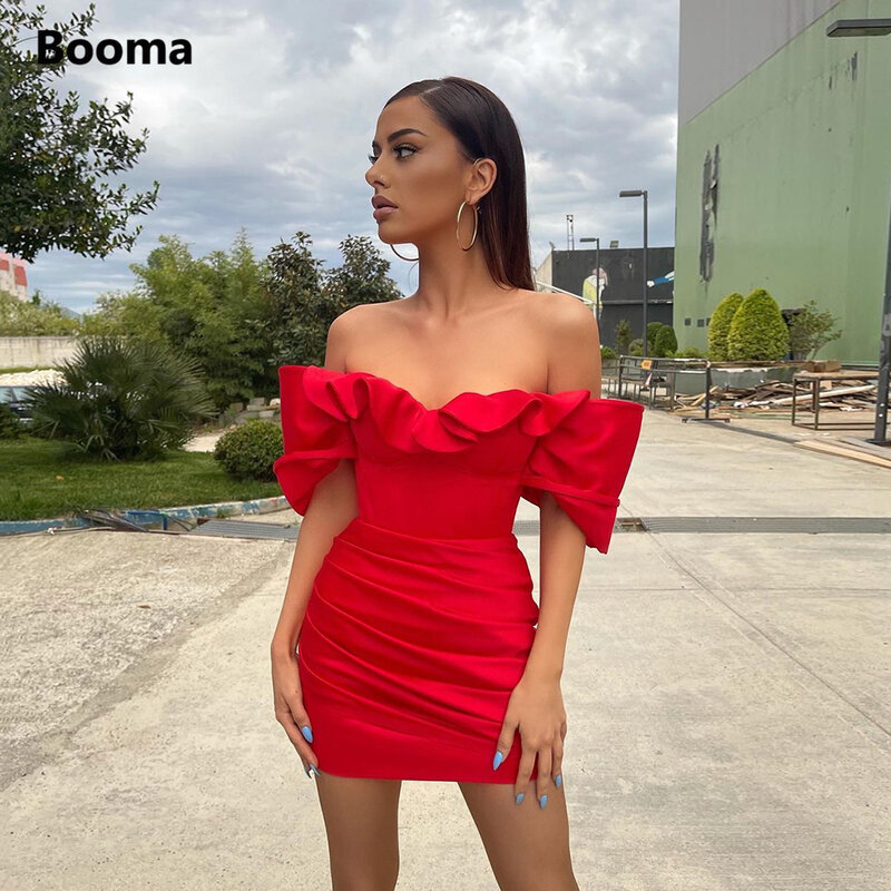 Booma สีแดงปิดไหล่มินิค็อกเทลชุด Ruffles ซาตินคอลัมน์ Sexy Clubbing ชุด Ruched เหนือเข่าอย่างเป็นทางการ Party Dresses