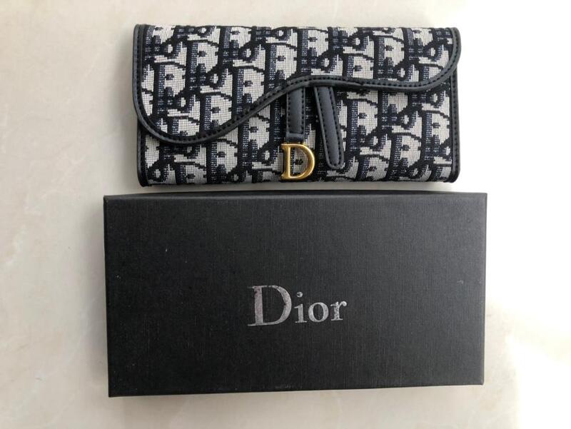 Dior-Bolso de mano con diagonal para mujer, baguette de cubo convencional, para primavera temprana