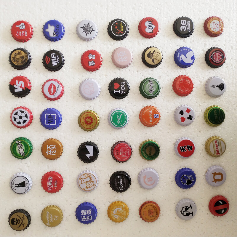 ビールの装飾ボトルのキャップ,ブリキの手作りのカクテルキャップ,アートワークキャップ,オーナメント,パターン,ビールのコレクション