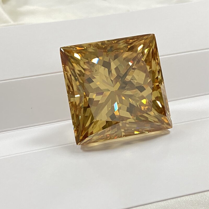 Meisidian كبيرة الحجم الأميرة قص 30x30x22.8 مللي متر 154 قيراط الذهب الأصفر مويسانيتي الماس حجر