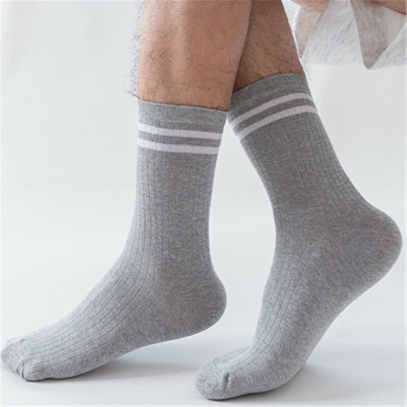Calcetines de tubo medio simples para hombre, Color sólido, negro, blanco, gris, algodón transpirable, calcetines deportivos cortos para hombre