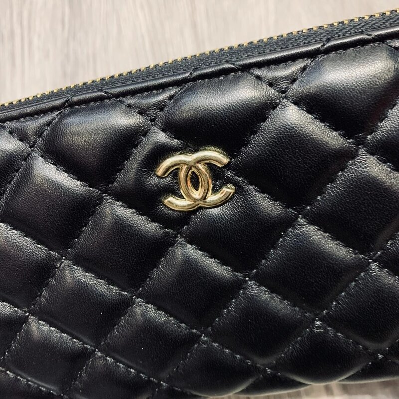 Chanel early spring new exquisite female bag ladies small square bag classic diamond clutch messenger bag metal chain handbag