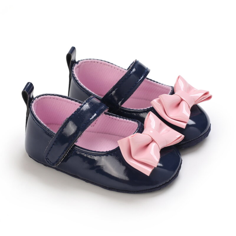 Обувь для маленьких девочек, мягкая обувь из искусственной кожи с бантом, обувь для прогулок, обувь для малышей, нескользящая обувь для детской кроватки, обувь для весны и осени, обувь для первых шагов