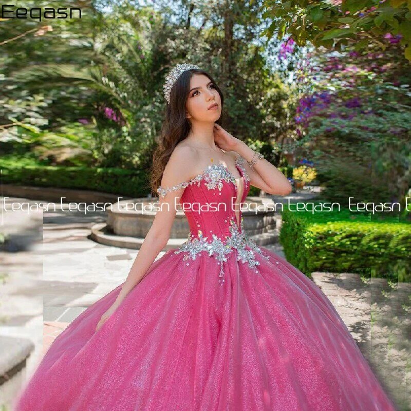 Rose Red Sparkly Ball Gown Quinceanera Dresses V Neck Crystal Applique Sweet 16 Dress Party Wear Pageant Gowns Long