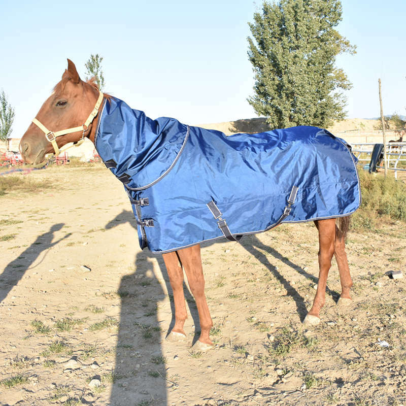 Neue Winter Warme Baumwolle Wasserdichte Winderproof Lätzchen Reit Pferd Teppiche Wahlbeteiligung Decke Harness Abdeckung Pferd Ausrüstungen 2021