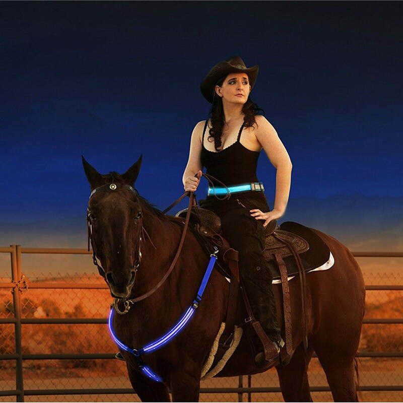 Kuda anyaman kerah kuda tali dada ekor kuda malam terlihat lampu LED tali dada keselamatan perlengkapan berkuda produk