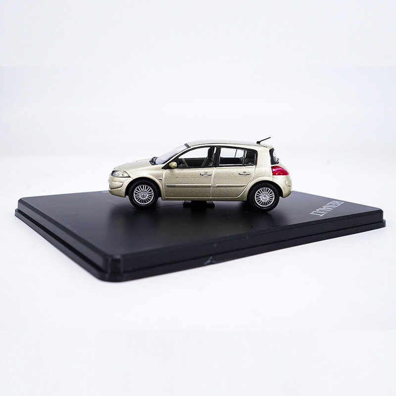 1:43 2006 Renaults Megane hatchback Diecast modello di auto in lega veicolo modello in metallo traffico di opere d'arte collezione capretti del regalo dei bambini