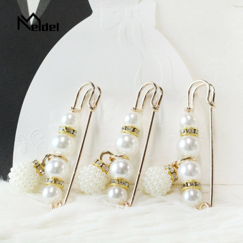 Meldel Girl Sweater Cardigan Female Jewelry Pearl White Flowers Cloth Brooch Pins Fashion Wedding Jewelry For Women Brooch Pins