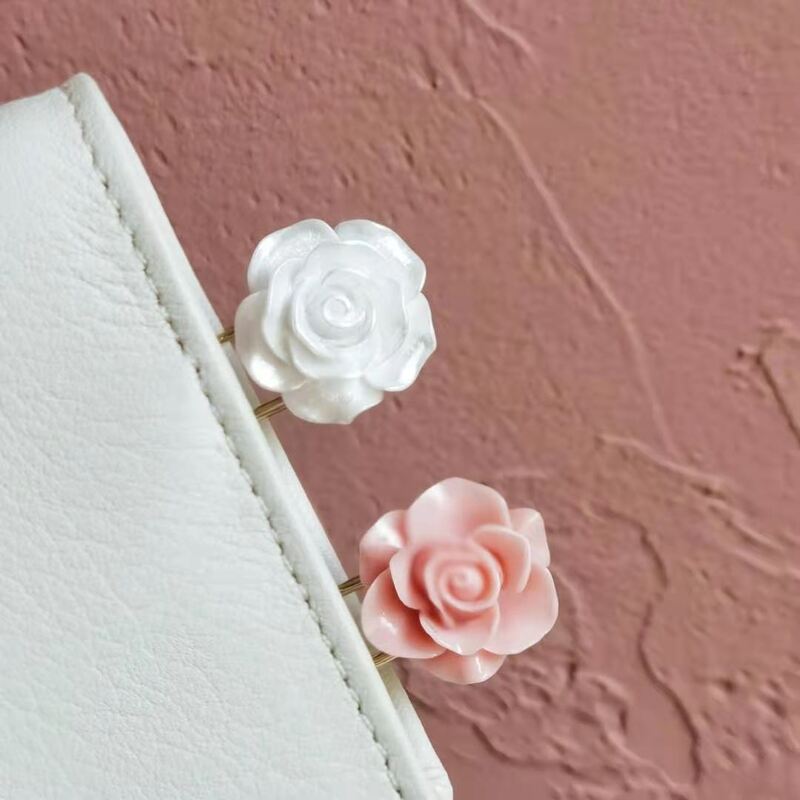 Gilt Camellia Resin Paperclips Leuke Bookmark Boek Decoratie Notebook Kantoor Accessoires