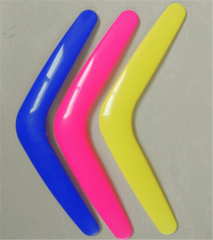 A forma di V Boomerang fatto a mano in plastica all'aperto divertimento sport luminoso parco all'aperto giocattoli volanti speciali disco volante disco volante