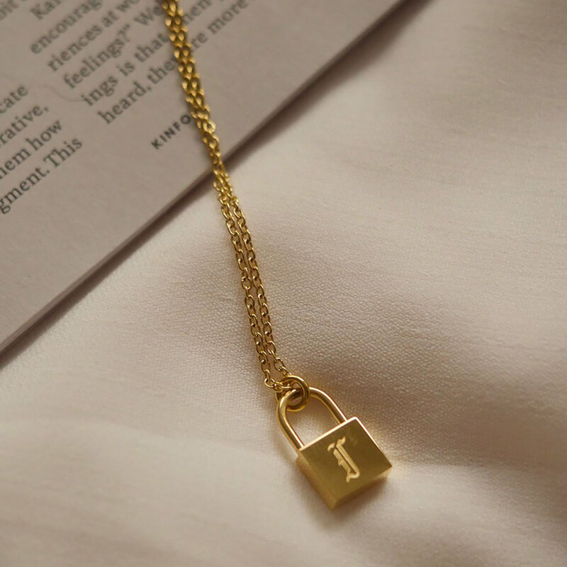 E.B.belle Stainless Steel O-Chain Old English Gold Plated Personalised Lock Necklace Women's Birthday Gift Letter Necklace