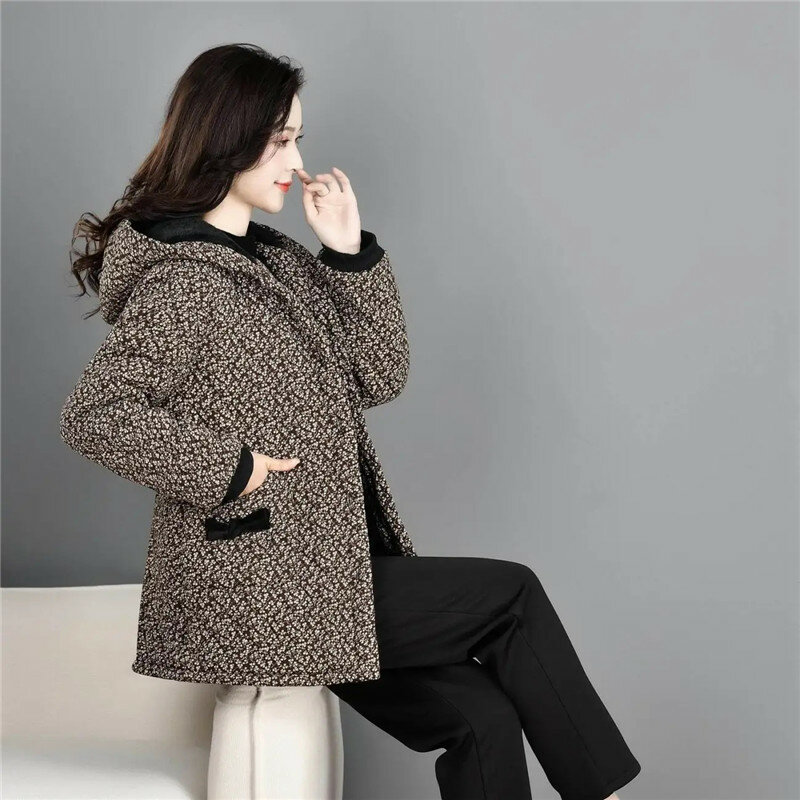 Sweat à capuche à fleurs pour femme d'âge moyen, vêtement d'extérieur chaud, en coton, épais, avec boutonnage simple, nouvelle collection hiver 2021